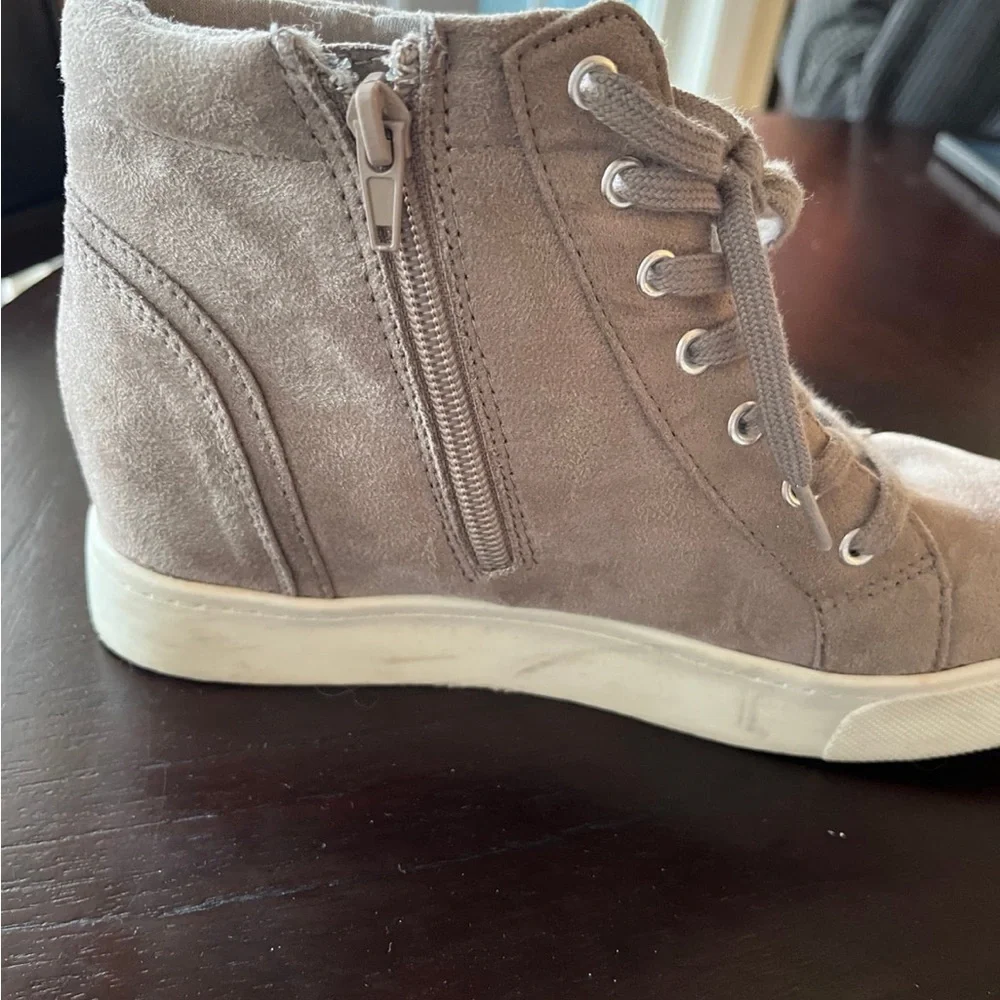 Soda booties 7.5. Excellent condition